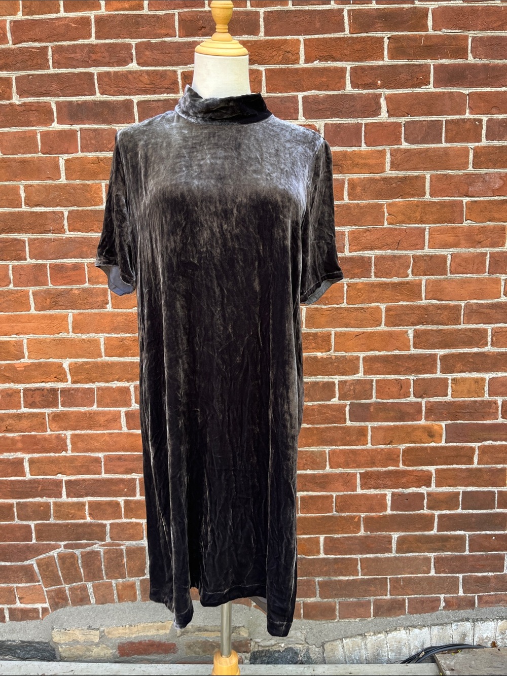 Eileen Fisher Grey Velvet Short-Sleeve Midi Dress